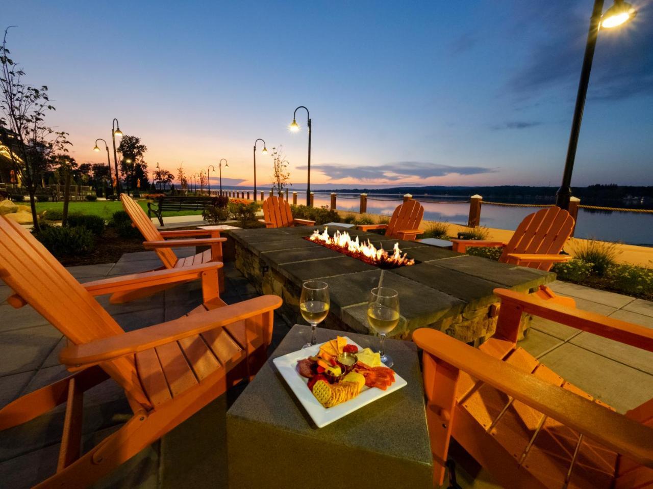 Chautauqua Harbor Hotel - Jamestown Celoron Buitenkant foto