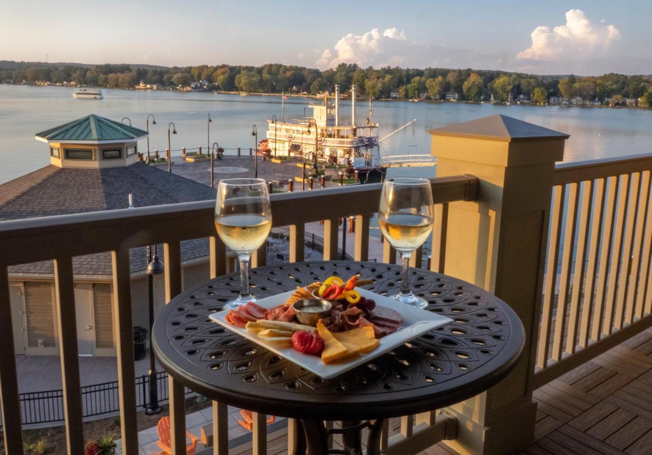 Chautauqua Harbor Hotel - Jamestown Celoron Buitenkant foto